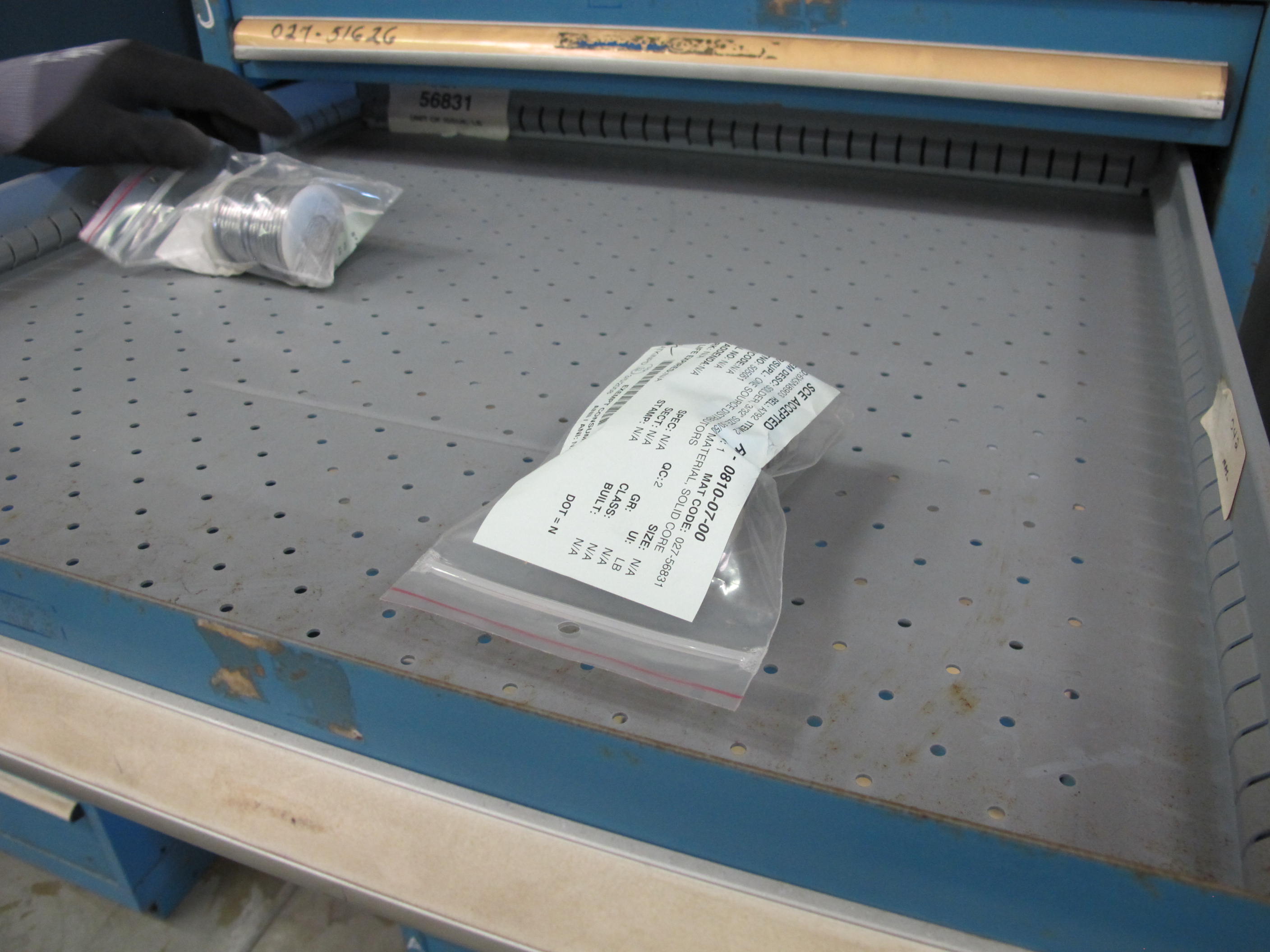 LISTA HEAVY DUTY 10-DRAWER PARTS CABINET W/ CONTENTS (W-44) LOADING & HANDLING FEE $25-